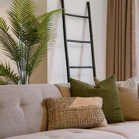 Huswell - Beautiful & Warm With Terrace In Lejlighed